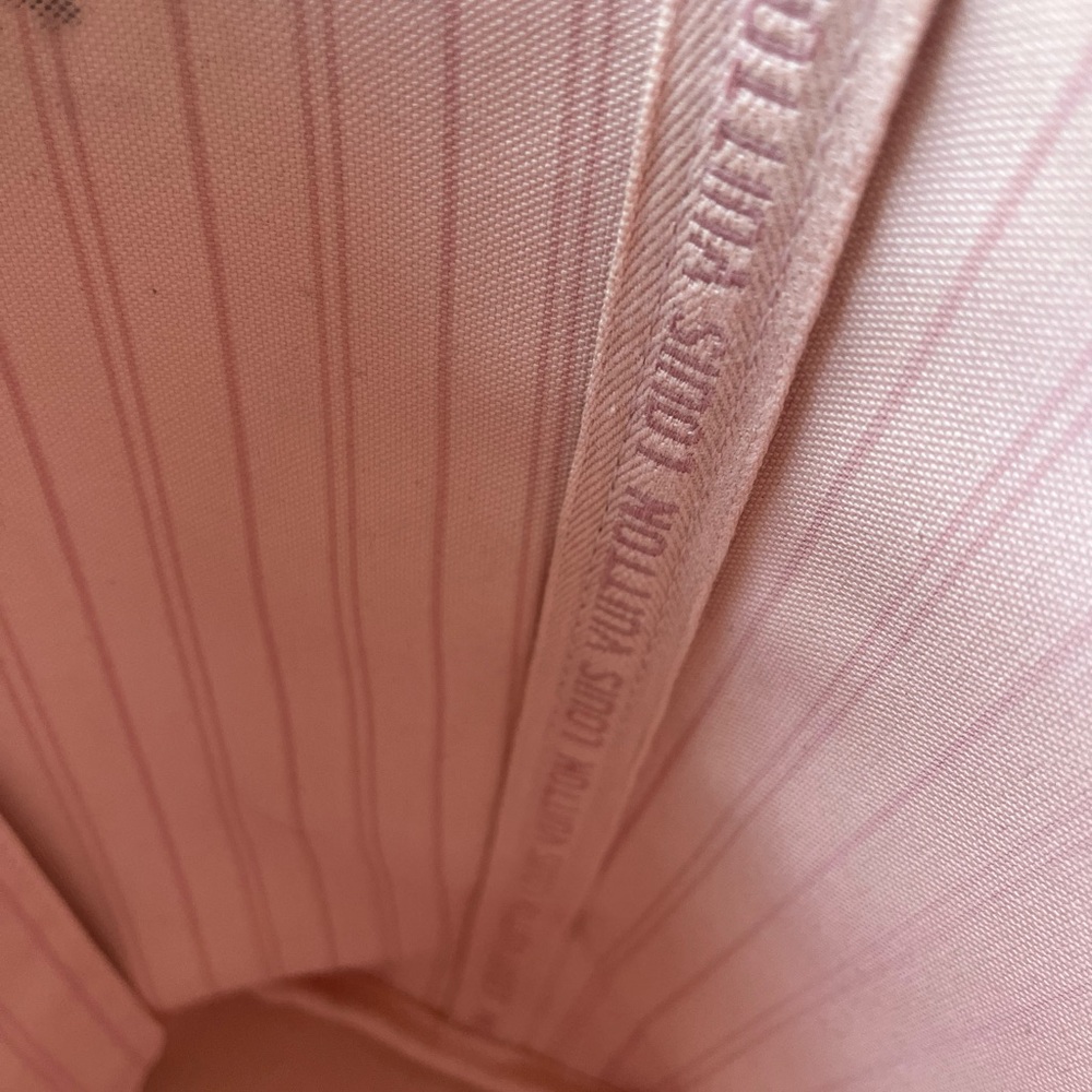 Louis Vuitton Neverfull MM - Picture 9 of 16